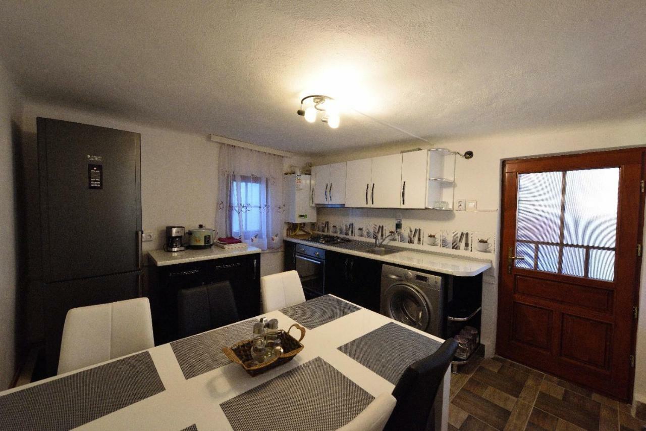Hotel Casa Optim à Călimăneşti Extérieur photo